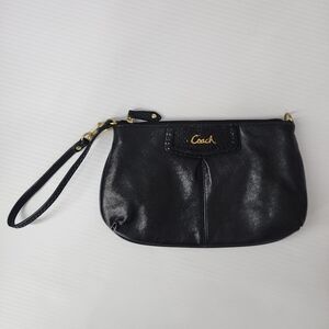 Coach Outlet Madison Large Leather Zip Top Wristlet
